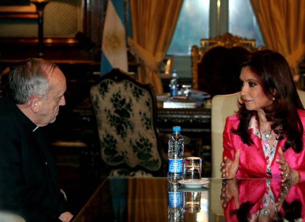 Bergoglio y su complicada relación con el kirchnerismo