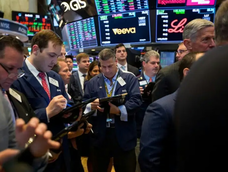 El riesgo país retrocedió hasta los 604 puntos básicos tras la recuperación de los bonos argentinos.