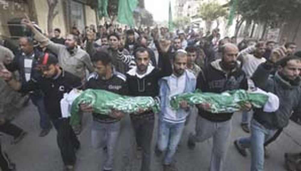 Barcos de guerra israelíes bombardean Gaza