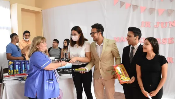 Alumnos con creatividad y solidaridad