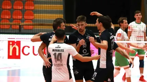 Obras ganó en sets seguidos y ya están definidas las semifinales