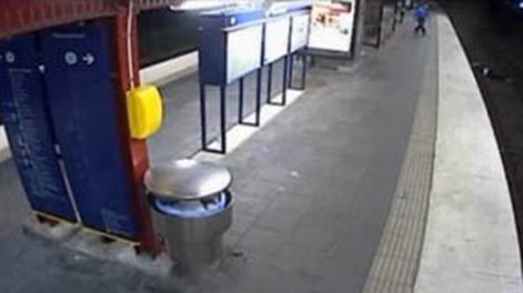 Un hombre cayó a las vías, quedó inconsciente y le robaron