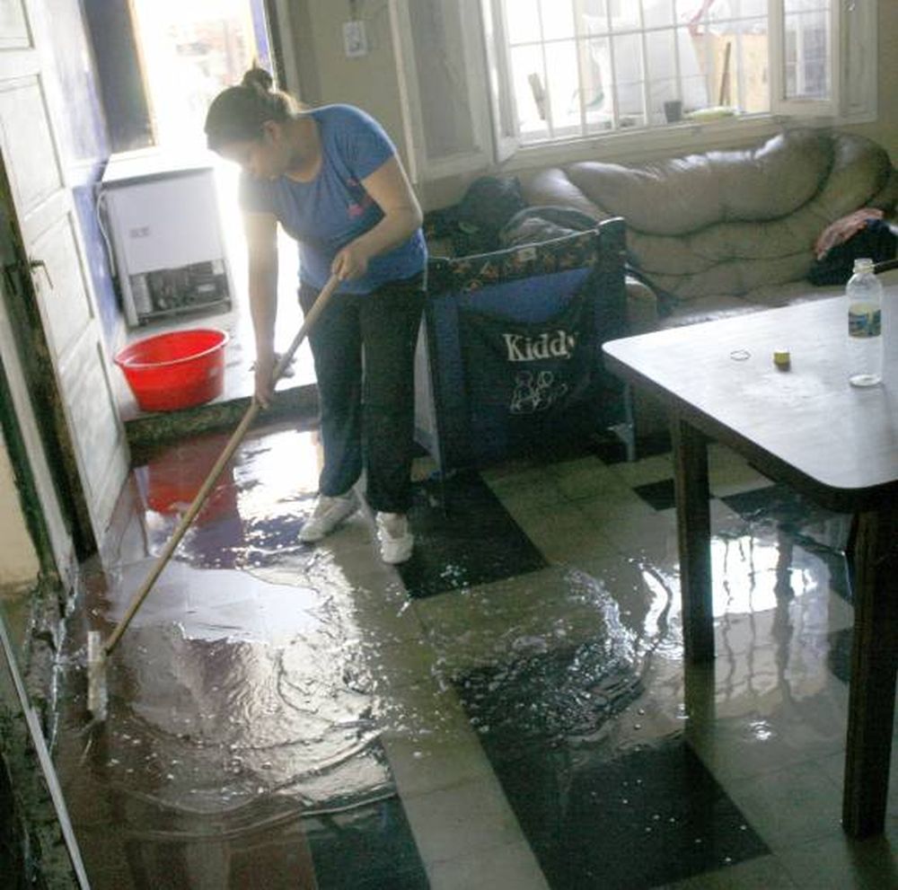 Unas 20 casas inundadas con agua de las cloacas