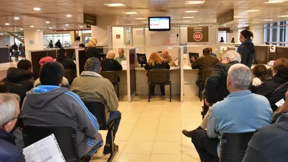 Dicen que la recaudación se logró sostener por obra pública y salarios