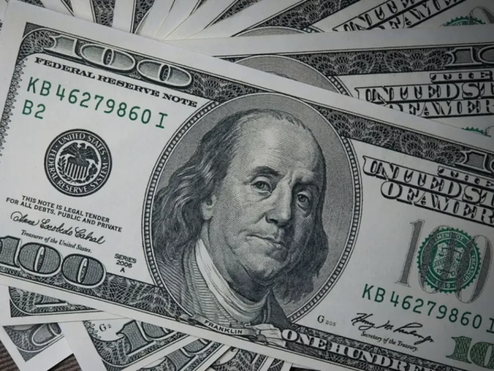 El dólar blue tuvo su mayor suba en un mes y medio: en San Juan llegó a negociarse en $920