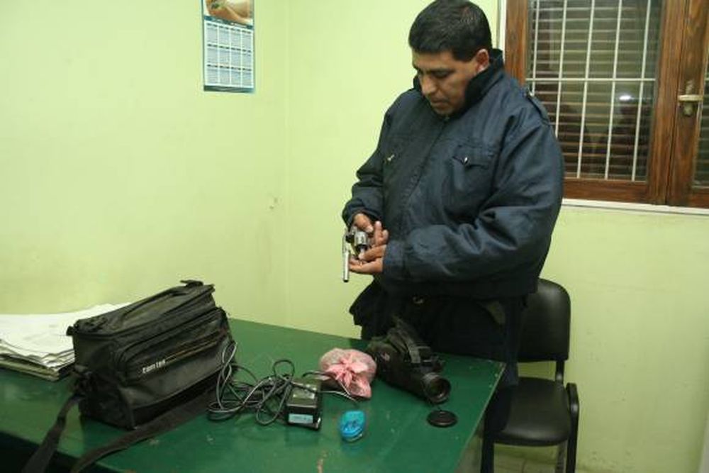 Tenía droga y un arma