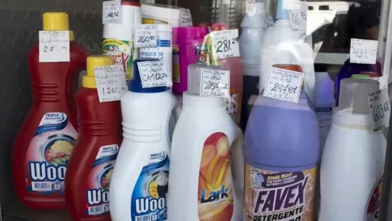 Una joven murió después de mezclar dos productos de limpieza