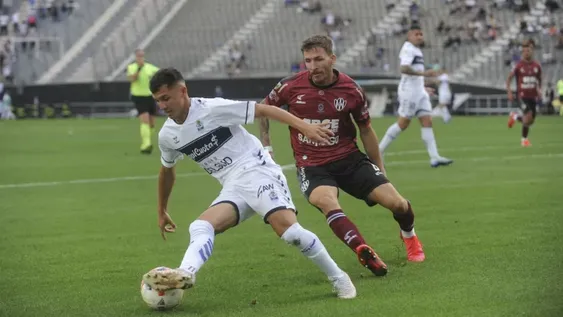 Gimnasia fue un poco más pero fue empate con Central Córdoba en La Plata