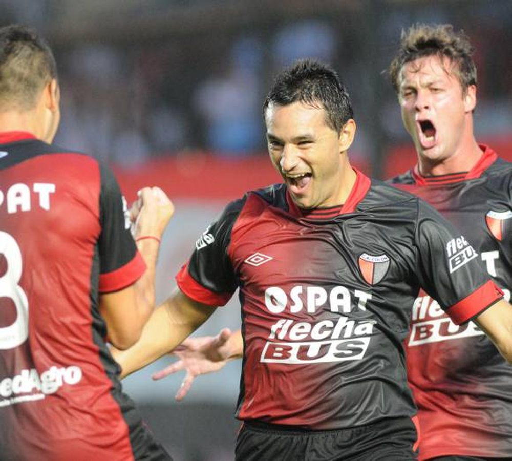 Colón volvió a la cima