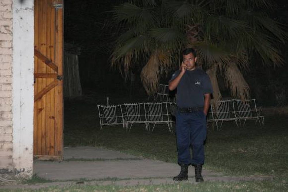 Quiso matar a su hijo y se suicidó