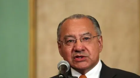 Exdiplomático de EEUU Manuel Rocha, sentenciado a 15 años de prisión por espiar para Cuba