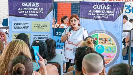 Depositarán el monto de las tarjetas AlimentAR en la AUH