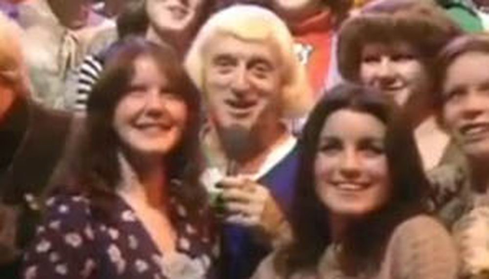 Un video registra el abuso en vivo de un conductor de la BBC
