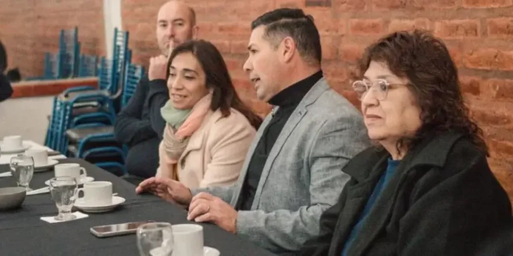 El bloquismo le “pica el boleto” a la concejal de Caucete que juega con Rosas: prepara la expulsión partidaria