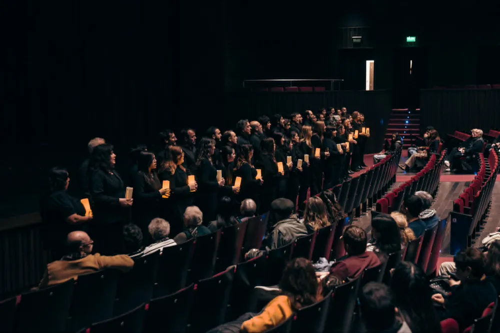 El Coro Universitario y el Coro de ni&ntilde;os y J&oacute;venes -de la UNSJ- "telonearon" al ballet&nbsp; (Foto Gentileza TB)