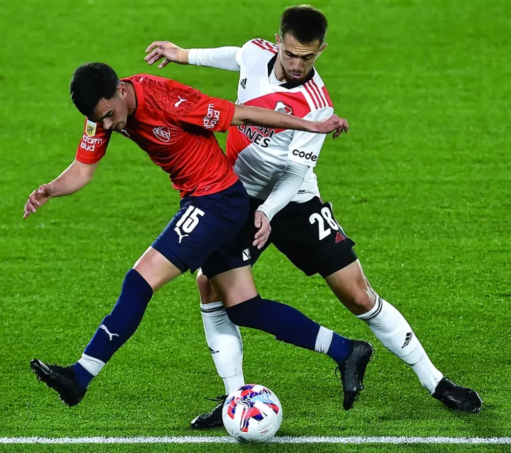 En el clásico, el punto los dejó sin la cima