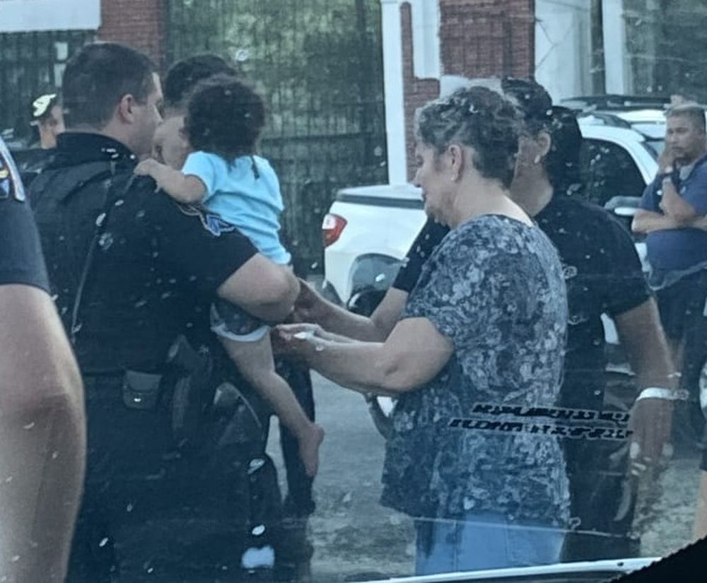 Policías salvaron a una beba de un año que estaba sin respiración
