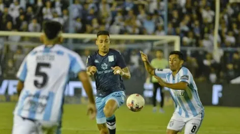 El primer triunfo del Racing de Gago fue por 2 a 0 frente a Atlético Tucumán