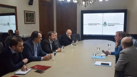 El sector vitivinícola fue con varios planteos a Agricultura: dólar, retenciones e importaciones