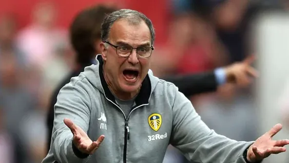 Marcelo Bielsa confirmó que seguirá siendo entrenador del Leeds
