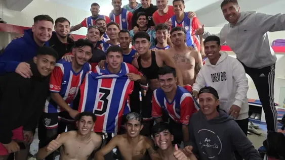 GANADORES. El Peñarol de Garrido es el nuevo puntero del Apertura de la Liga Sanjuanina tras golear a Carpintería.