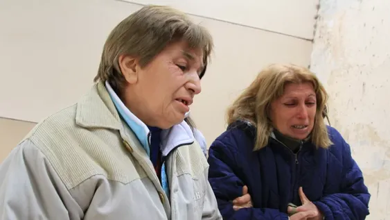 El drama de 2 hermanas mayores, sin tener a dónde ir por un incendio
