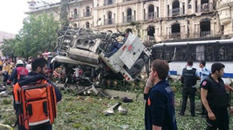Unos 11 muertos en atentado con bomba en Estambul