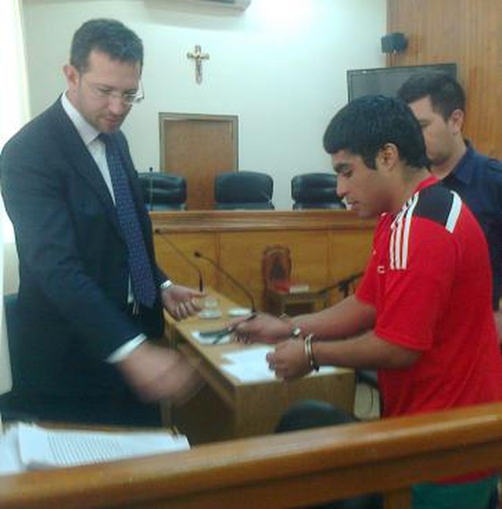 Acuchilló a 2 para robar $5, condenado a 6 años y medio