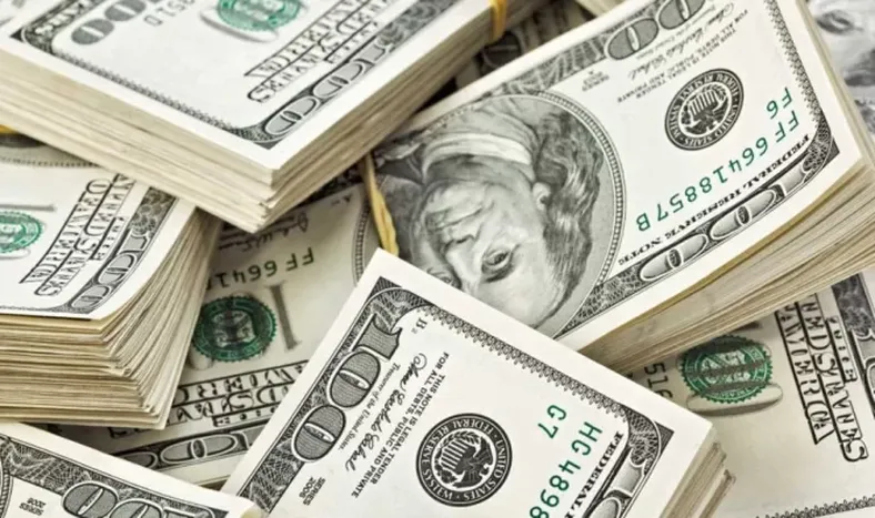 El dólar blue cerró en $1.470 en San Juan.