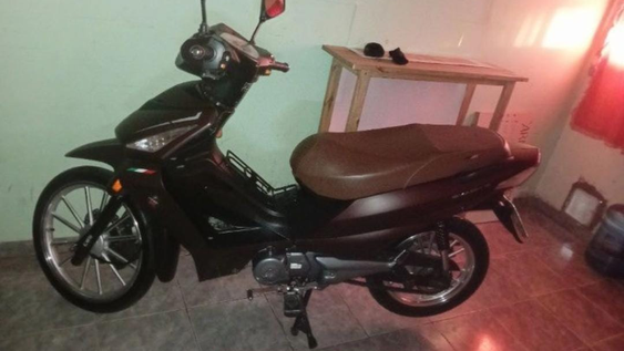 La moto robada por los delincuentes.