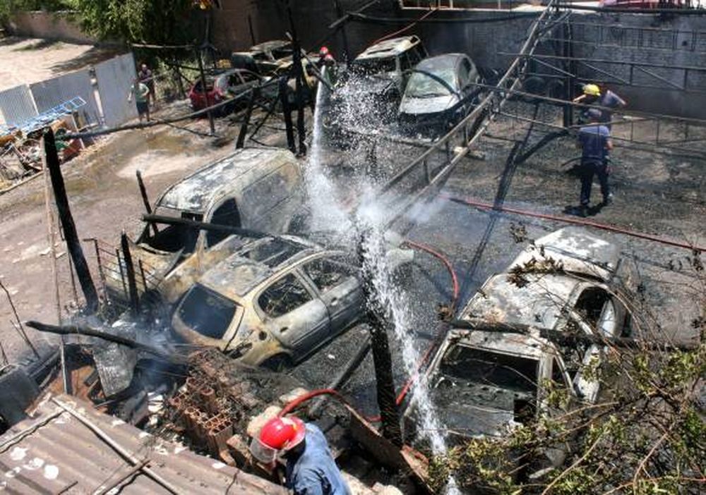 Un incendio arrasó con 14 vehículos en una guardería