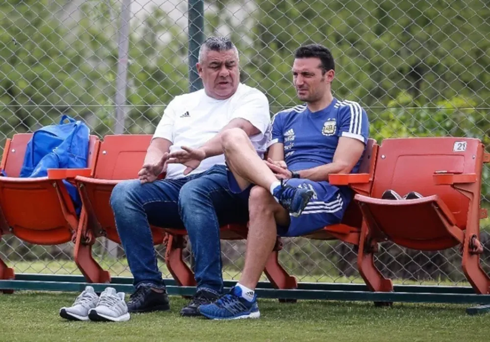 El mentor, un secretario y la visita histórica