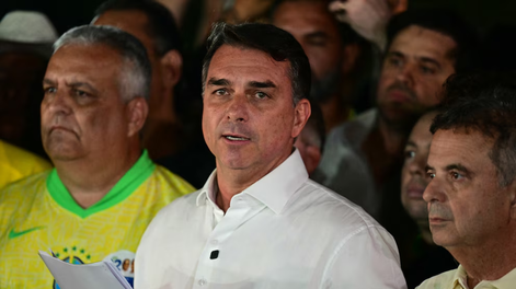 Flávio Bolsonaro.