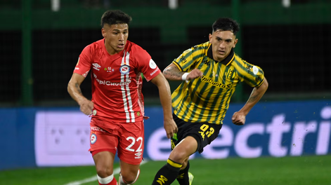 El lateral derecho con contrato vigente en Argentinos Juniors se integrará al plantel dirigido por Arruabarrena.