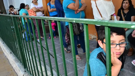 Escuelas estatales: habrá turnos online y otros presenciales para las inscripciones