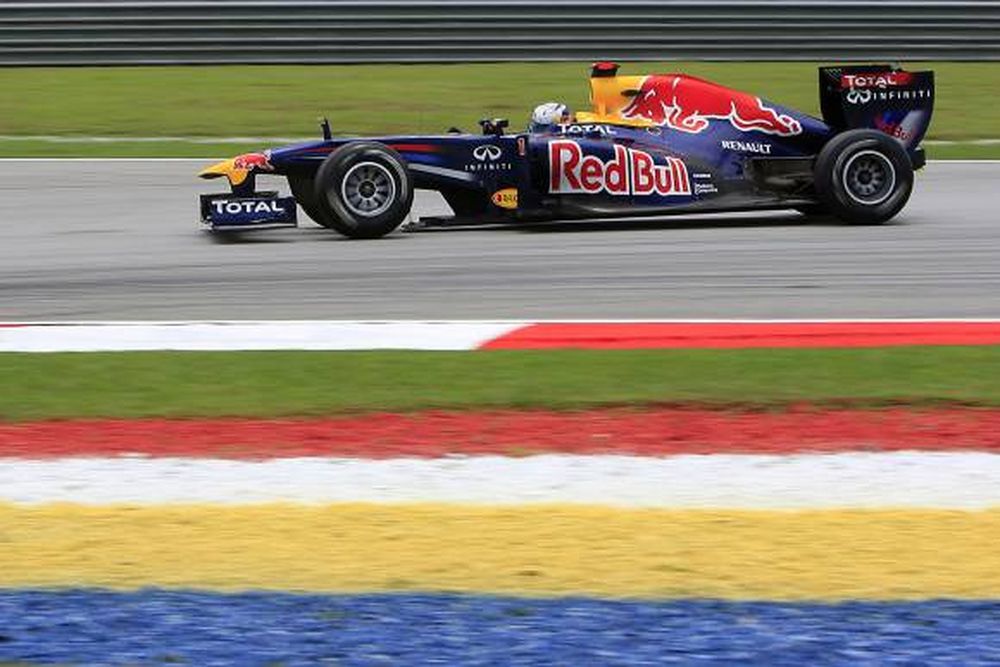 Vettel hizo doblete al ganar en Malasia