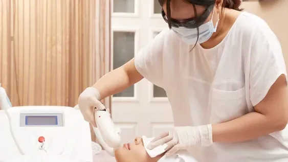 Las estéticas cambiaron algunas de sus prácticas para cumplir el protocolo