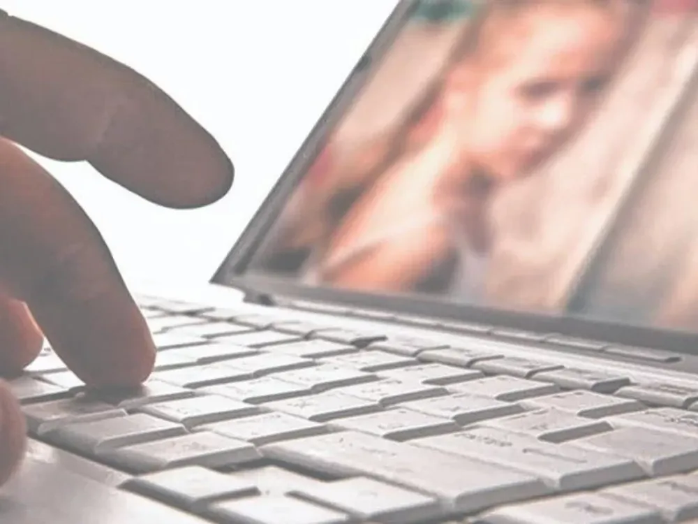 Distribuyó pornografía infantil y zafó de ir a la cárcel: prisión condicional y reglas de conducta