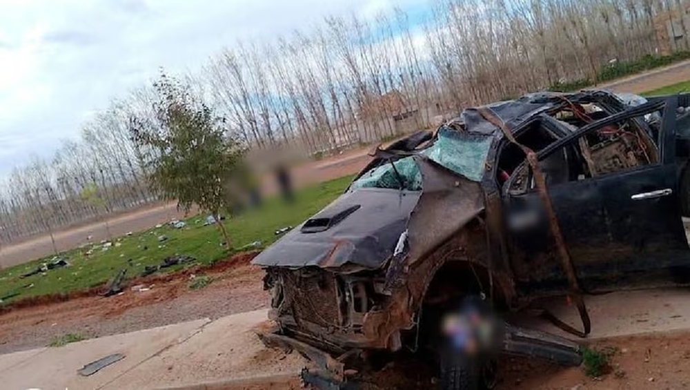 Volcó una Hilux, dos mujeres murieron y tres hombres resultaron heridos