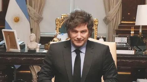 Diario de Cuyo | EL PRESIDENTE Javier Milei fue entrevistado por un medio estadounidense. Repasó su año de gobierno y su próxima visita oficial a Washingtonm para entrevistarse con Donald Trump con el fin de tratar de lograr un tratado de libre comercio.