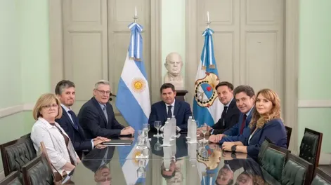 Orrego con autoridades de Vicuña.