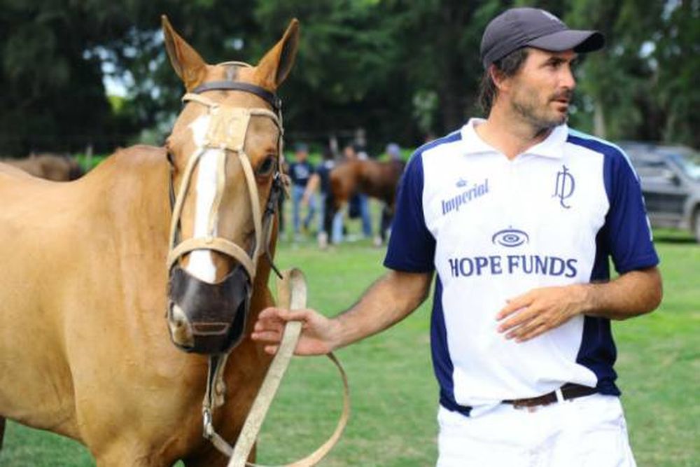 La clonación llegó de la  mano de Adolfo Cambiaso