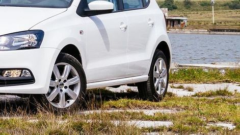 Le robaron el auto, su esposa y su amante lo compartieron y así descubrieron que era infiel