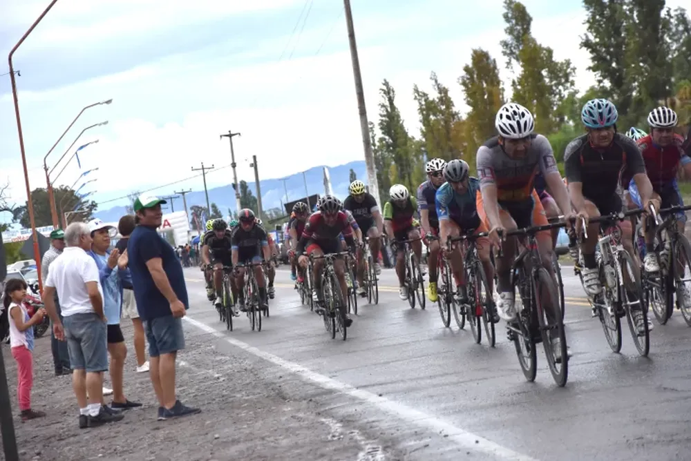 Diego Tivani se consagró campeón en Elite II de la Vuelta a San Juan de Libres y Masters