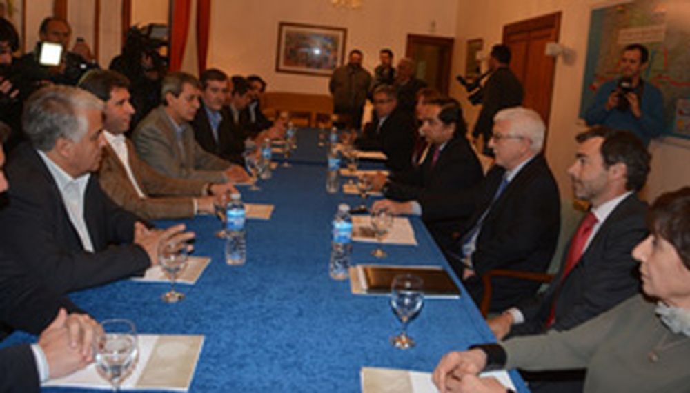 Uñac se reunió con integrantes del BID en busca de un nuevo crédito para la provincia