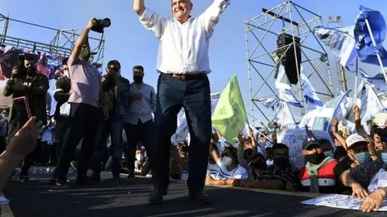 Vice de Manzur resiste la presión y quiere asumir como gobernador