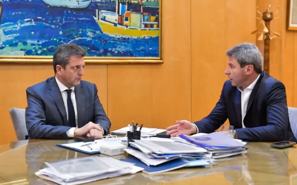 Gesto de Uñac a Massa por la compra de $3.400 millones en deuda nacional