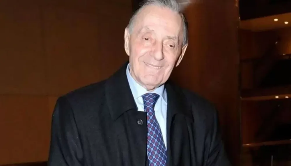 Internaron a Tristán tras contagiarse de coronavirus y lucha por su vida