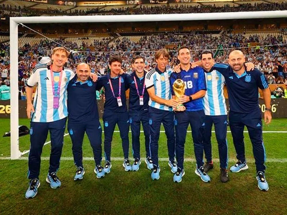 Un integrante del cuerpo técnico de Scaloni dejó su cargo tras el título de la Selección