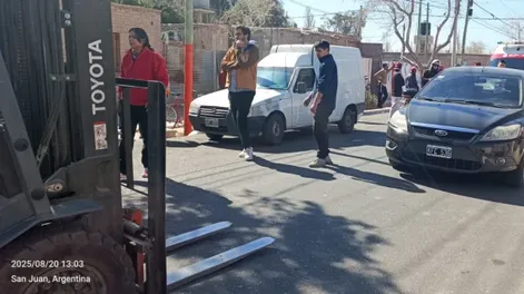 Confusa gresca en la puerta de un mayorista terminó con un hombre en el hospital y otro detenido